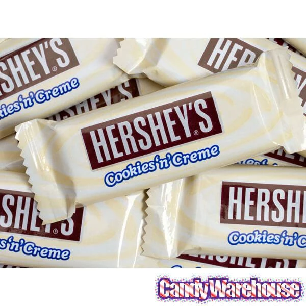 Hershey's Cookies N Creme Snack Size Candy Bars: 35-Piece Bag 3 Hershey's Cookies N Creme Snack Size Candy Bars: 35-Piece Bag - Image 3